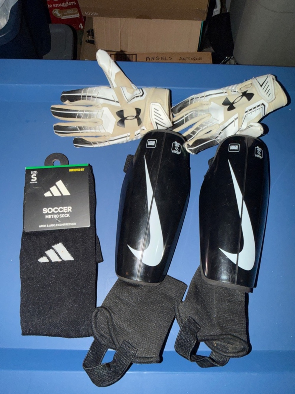 Boys Soccer Lot. Shin guards, socks etc